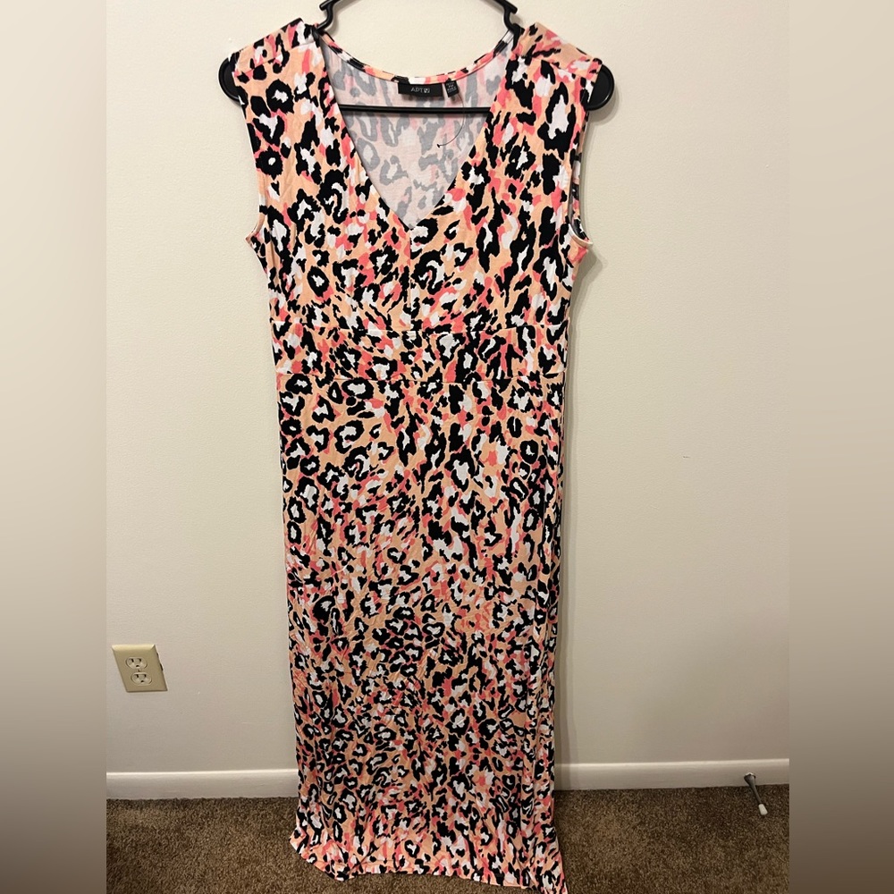 NWOT Leopard Print Sleeveless Maxi Dress